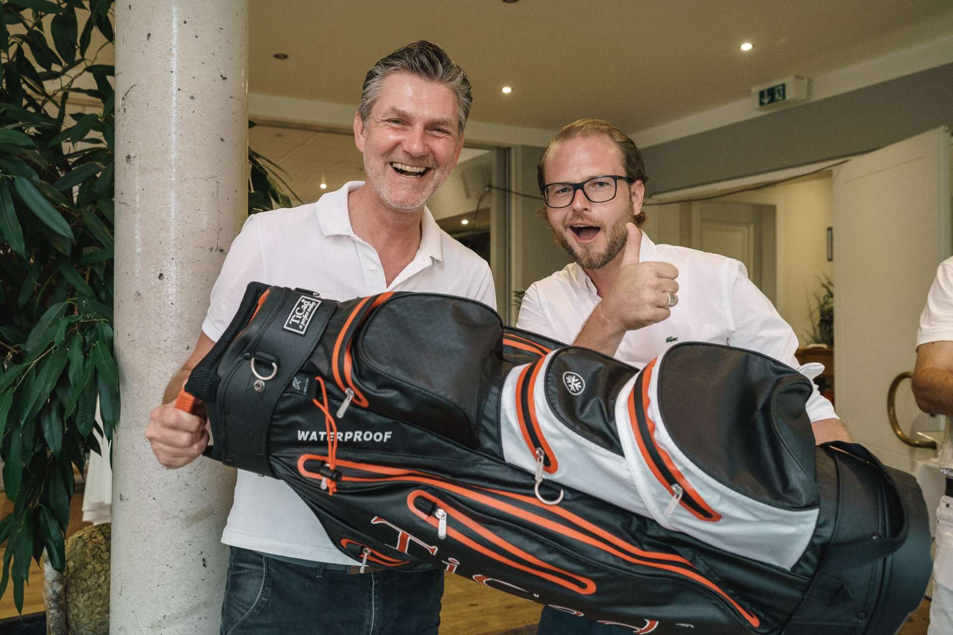 Im Rahmen der Abendveranstaltung wurden selbstverständlich die Siegerinnen und Sieger geehrt, doch im Zuge der großen Tombola ging schließlich kaum jemand ohne Preis nach Hause und überall gab's strahlende Gesichter. (Foto: Steven Zeh)