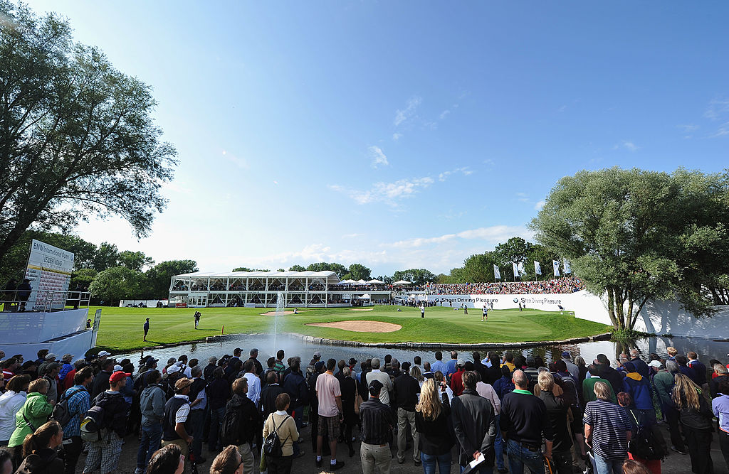 Zuschauer blicken bei der BMW International Open 2011 auf das 18. Grün in Eichenried. (Foto: Getty)