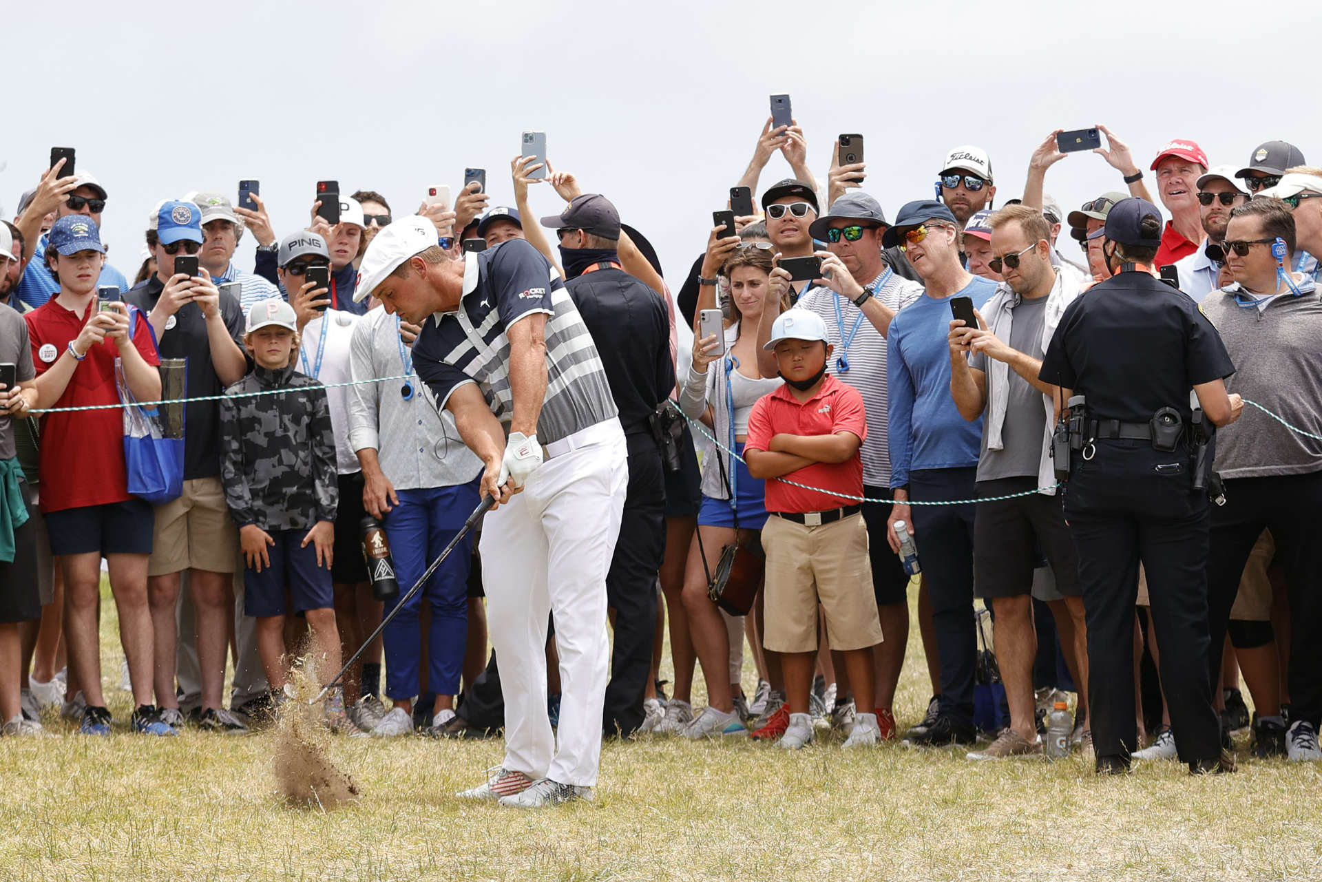 Bryson DeChambeaus 2. Schlag auf dem 4. Loch