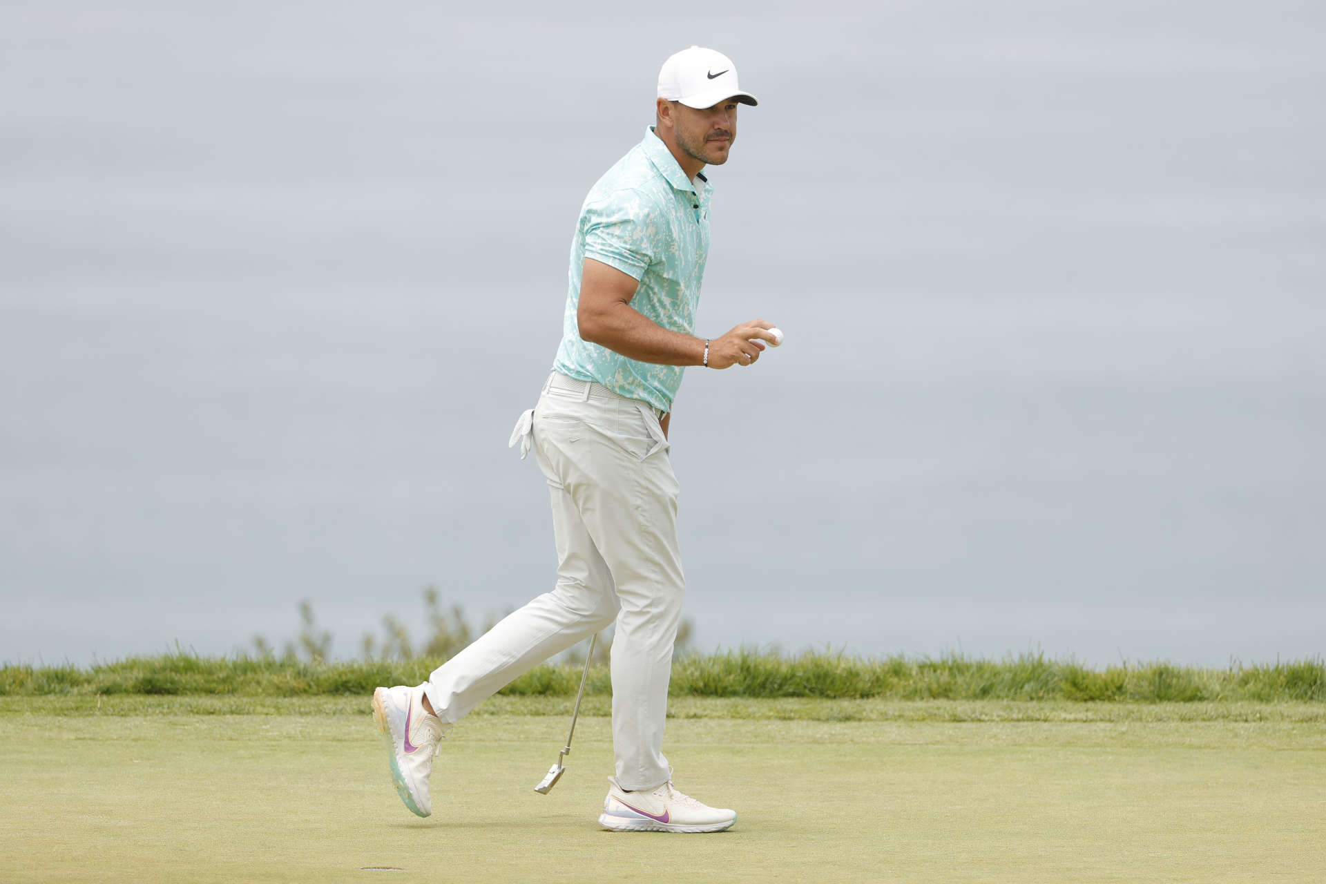 Brooks Koepka nach dem Putt auf dem 4. Grün