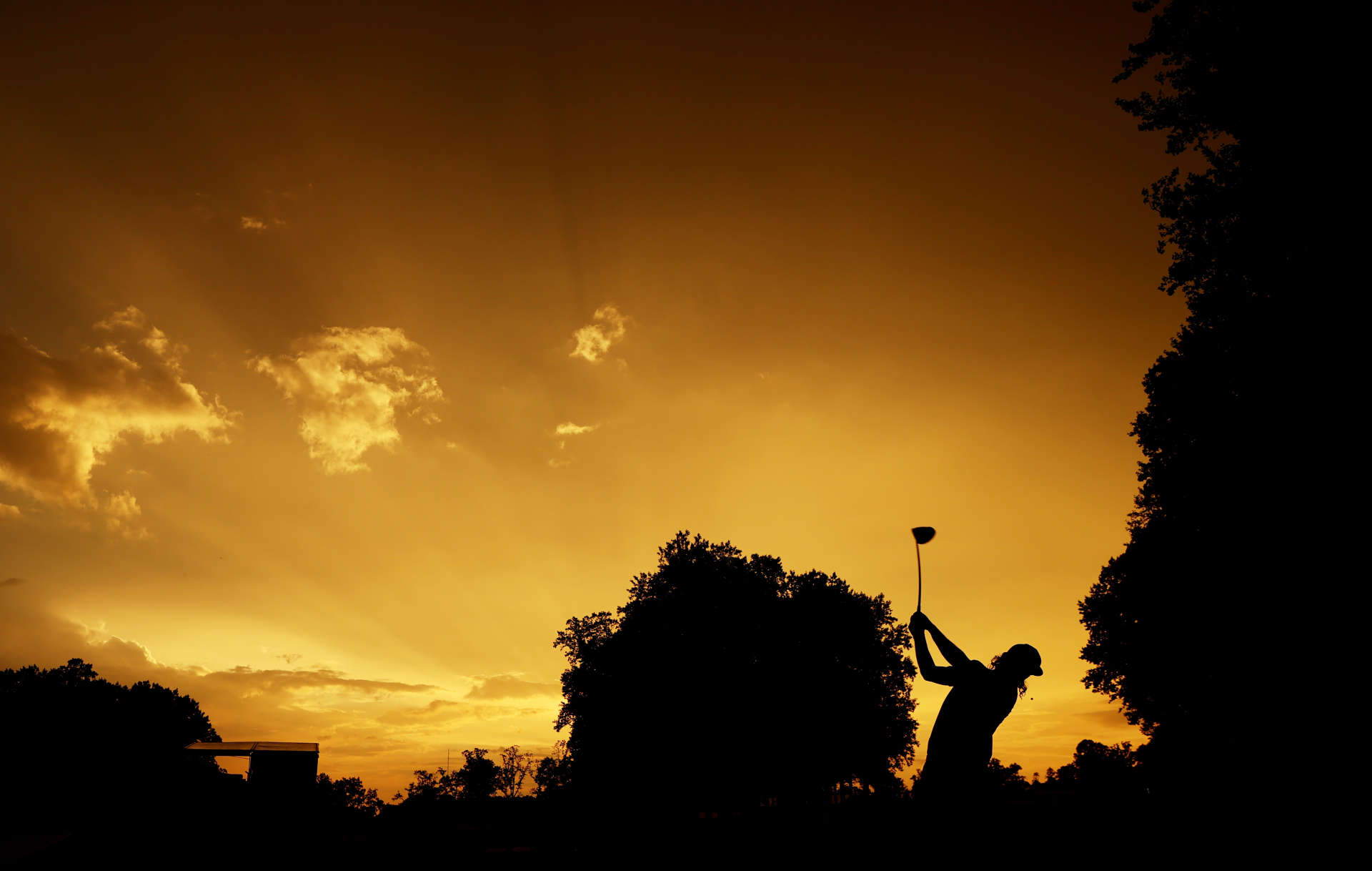 OWINGS MILLS, MARYLAND - AUGUST 27: Cameron Smith of Australia plays his shot from the 16th tee during the second round of the BMW Championship at Caves Valley Golf Club on August 27, 2021 in Owings Mills, Maryland. (Photo by Cliff Hawkins/Getty Images)