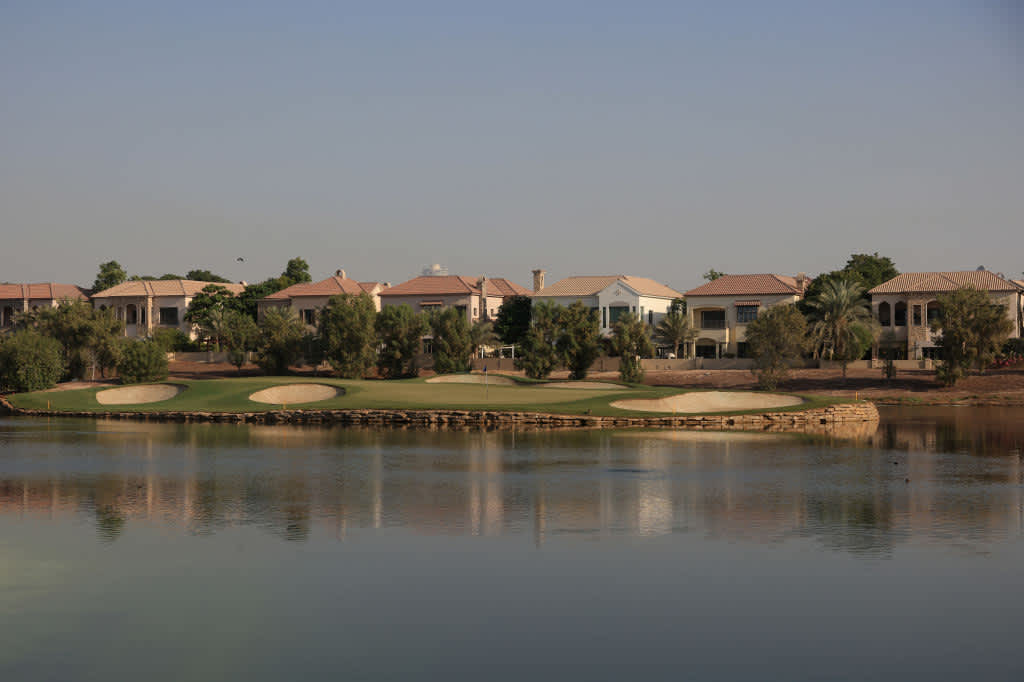 DUBAI, UNITED ARAB EMIRATES - NOVEMBER 16: A general view of the 17th hole during the Pro-Am at The DP World Tour Championship at Jumeirah Golf Estates on November 16, 2021 in Dubai, United Arab Emirates. (Photo by Andrew Redington/Getty Images)