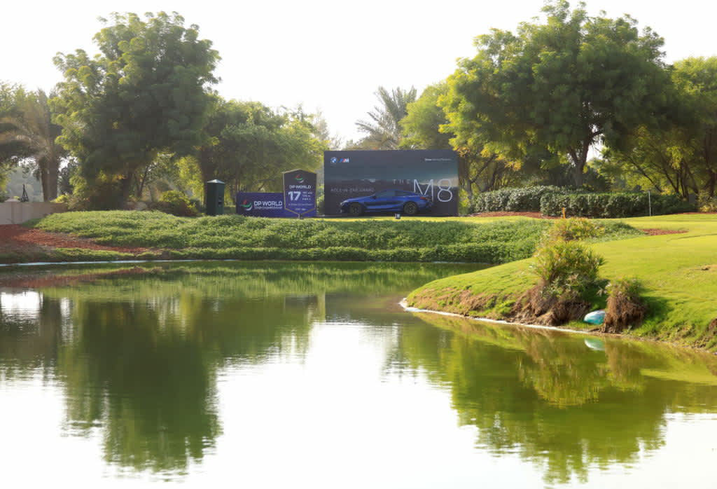 DUBAI, UNITED ARAB EMIRATES - NOVEMBER 16: A general view of the 17th hole during the Pro-Am at The DP World Tour Championship at Jumeirah Golf Estates on November 16, 2021 in Dubai, United Arab Emirates. (Photo by Andrew Redington/Getty Images)