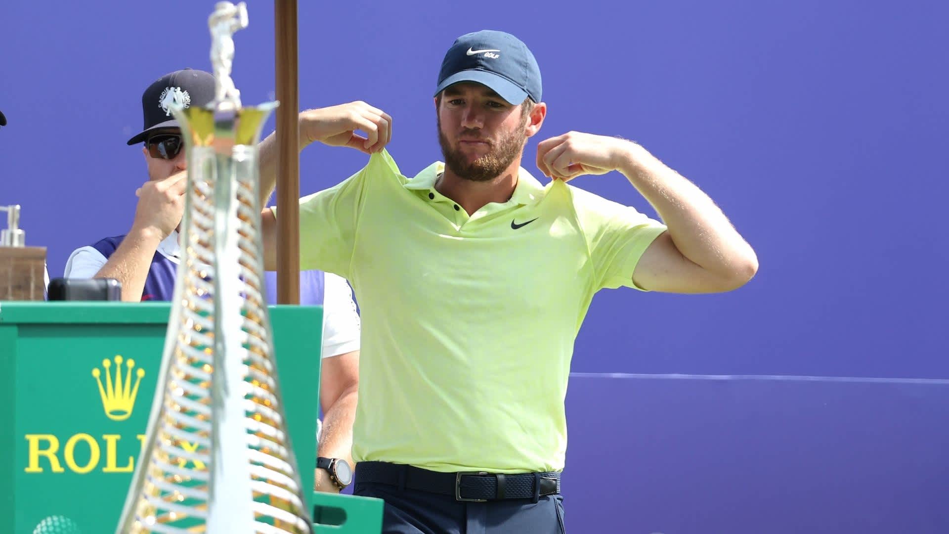 European Tour Grand Final: Sam Horsfield looks directly into the trophy after round two