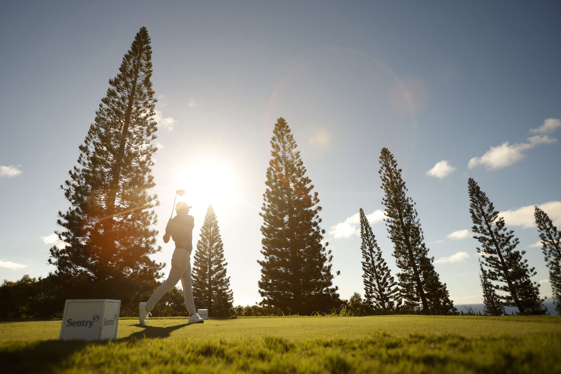 LAHAINA, HAWAII - JANUARY 08: Sam Burns of the United States plays his shot from the 18th tee during the third round of the Sentry Tournament of Champions at the Plantation Course at Kapalua Golf Club on January 08, 2022 in Lahaina, Hawaii. (Photo by Cliff Hawkins/Getty Images)