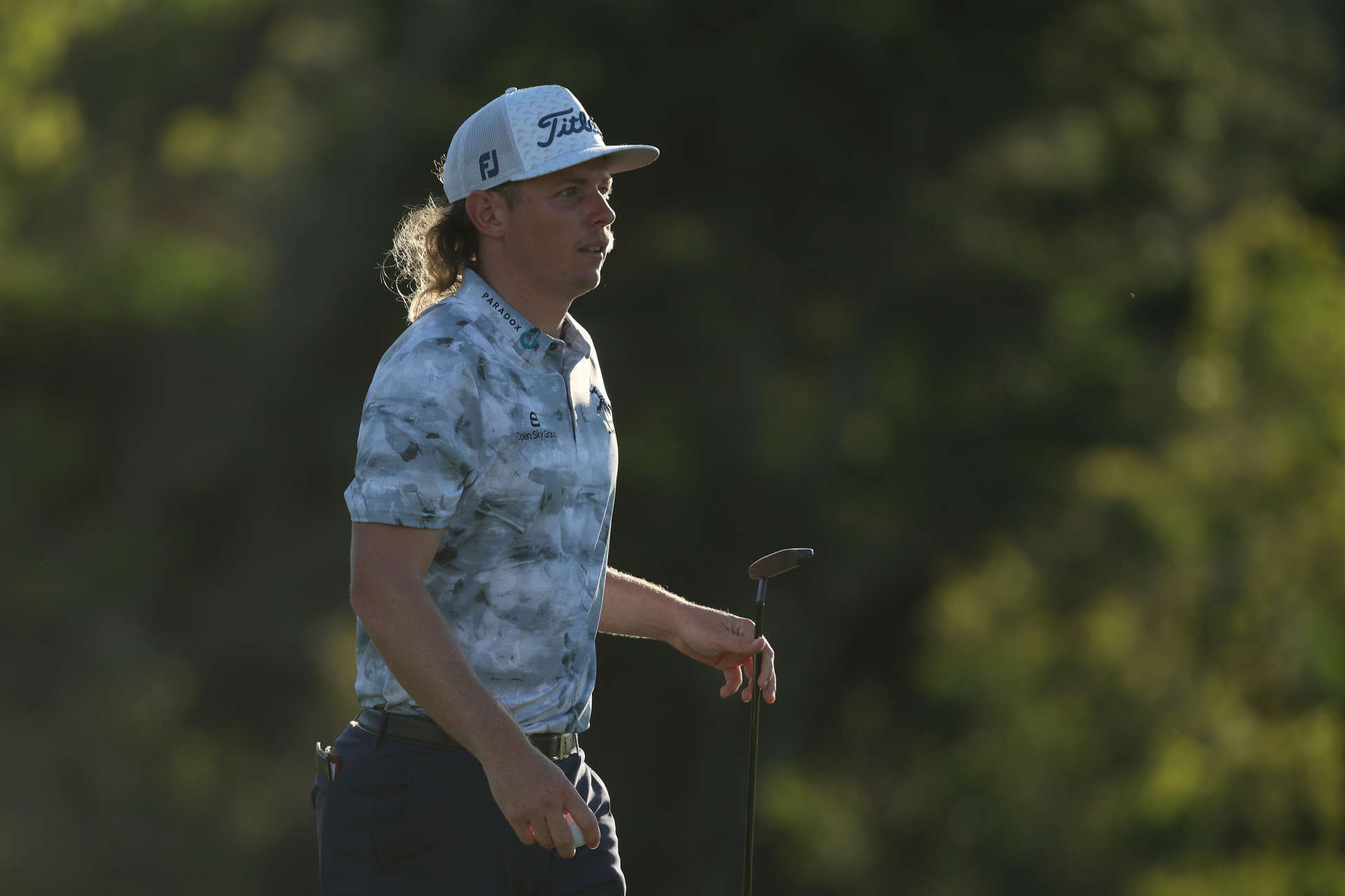 LAHAINA, HAWAII - JANUARY 08: Cameron Smith of Australia walks onto the 18th green during the third round of the Sentry Tournament of Champions at the Plantation Course at Kapalua Golf Club on January 08, 2022 in Lahaina, Hawaii. (Photo by Gregory Shamus/Getty Images)