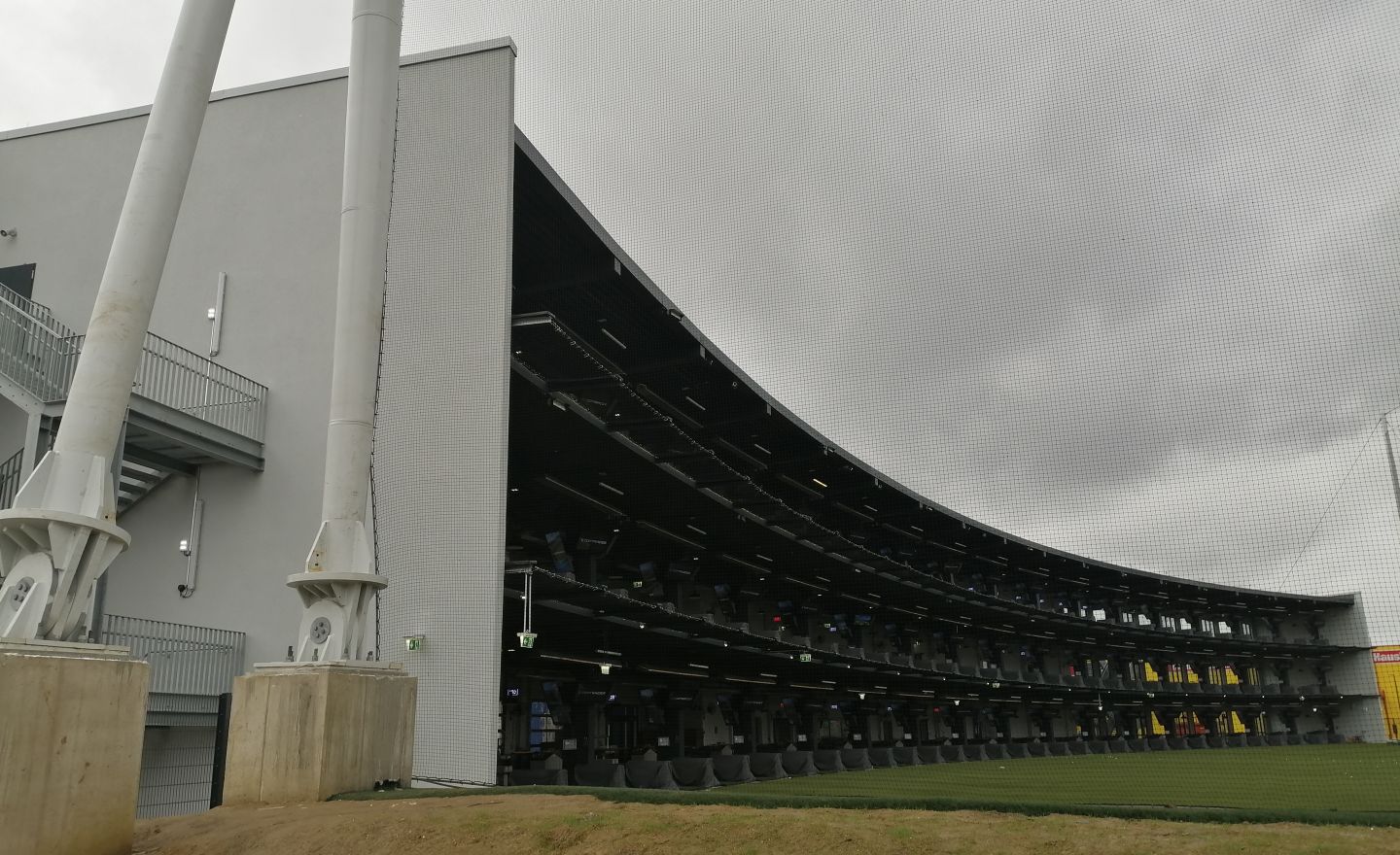 Ein Rundgang um die Topgolfanlage in Oberhausen