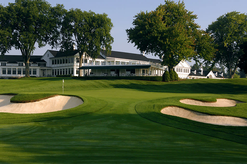 Die US Open 2034 im Oakland Hills Country ClubSchon mehrere Male gastierte die U.S. Open in Michigan im Oakland Hills Country Club. Der Club soll trotz verheerendem Brand am 17. Februar 2022, der das Clubhaus fast gänzlich zerstörte, weiterhin Austragungsort verschiedener Meisterschaften bleiben. Hierzu wollen die Verantwortlichen das neue Clubhaus hochmodern, wunderschön und ikonisch gestalten.(Foto: Getty)