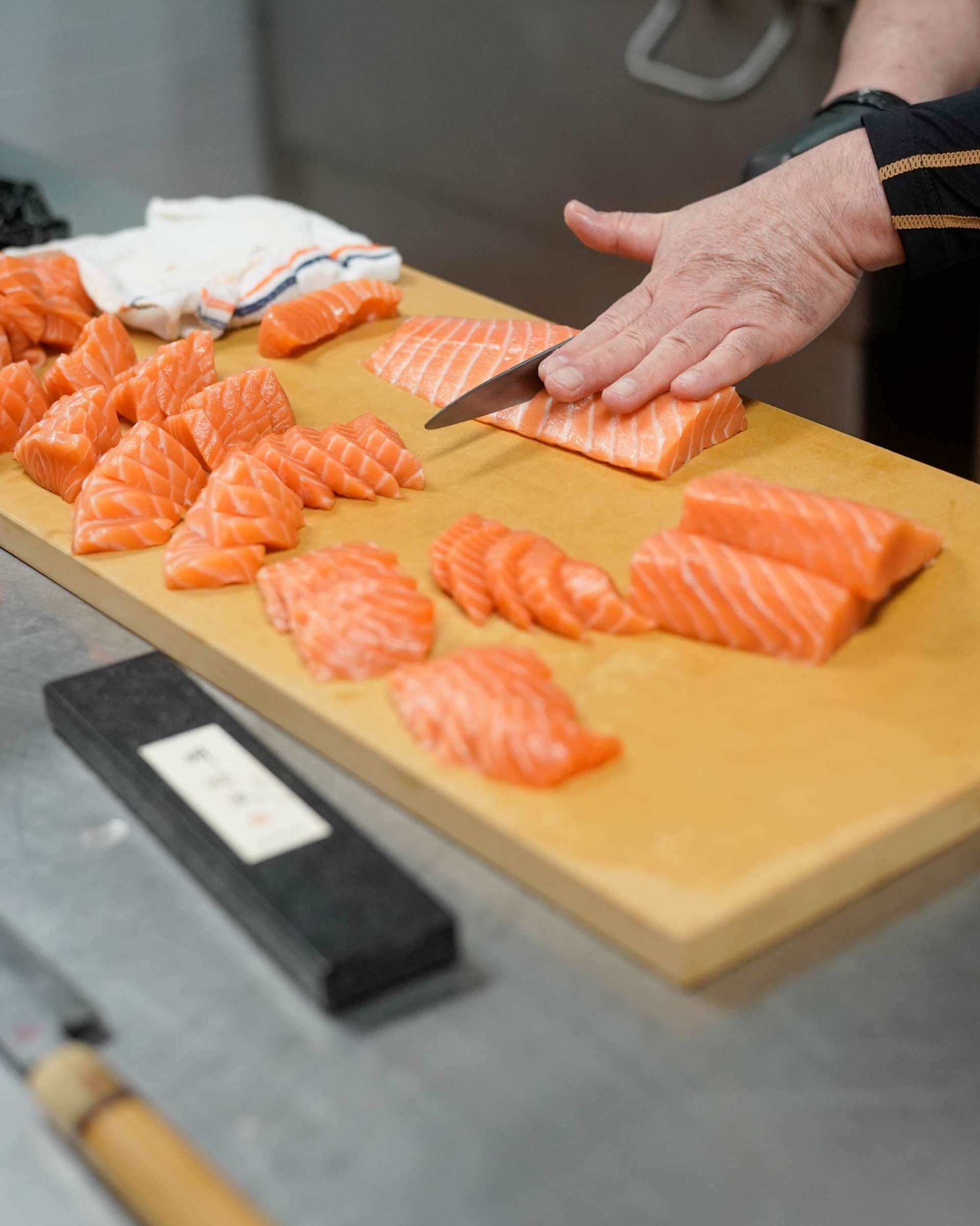 The star chefs in the Augusta kitchen preparing the menu. Sushi must not be missing, of course.(Photo: Twitter/@TheMasters)