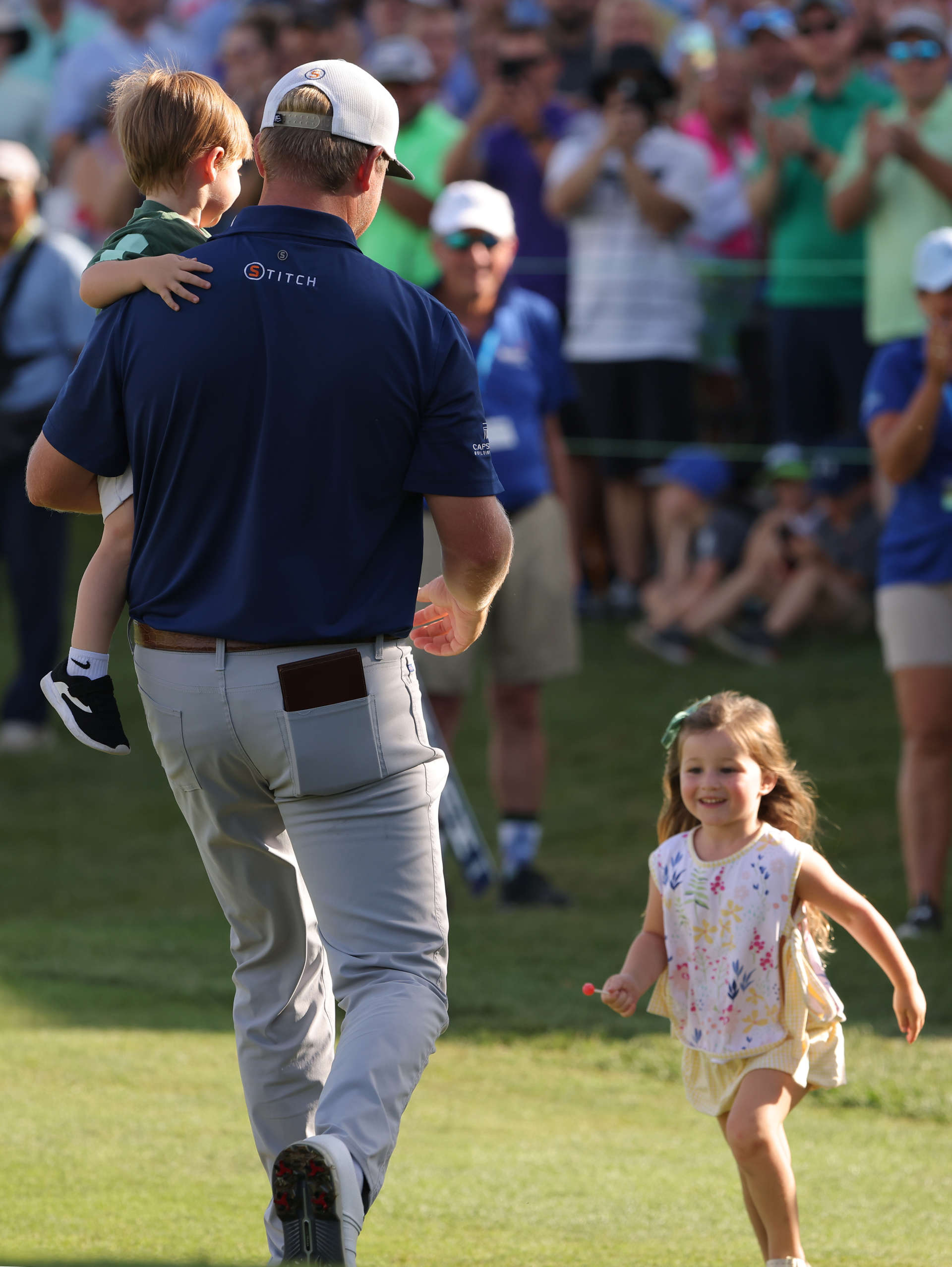 Es reicht! Kevin Streelman kann nicht kontern, Mullinax gewinnt.