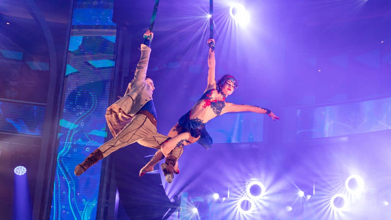 Abends gibt es täglich Shows im Theater, die alle Formen der Kunst ablichten. Tanz, Gesang, Zauberei oder Comedy zum Beispiel.