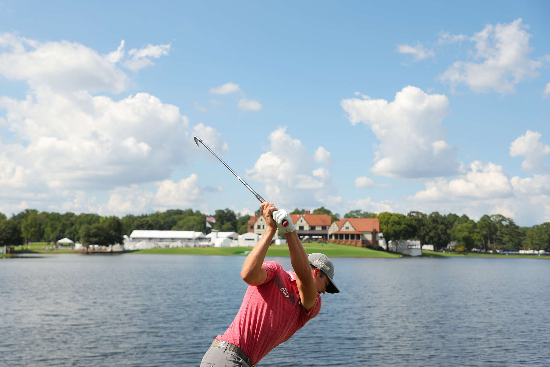 ATLANTA, GEORGIA - AUGUST 26: Sam Burns of the United States plays his shot from the 15th tee during the second round of the TOUR Championship at East Lake Golf Club on August 26, 2022 in Atlanta, Georgia. (Photo by Kevin C. Cox/Getty Images)