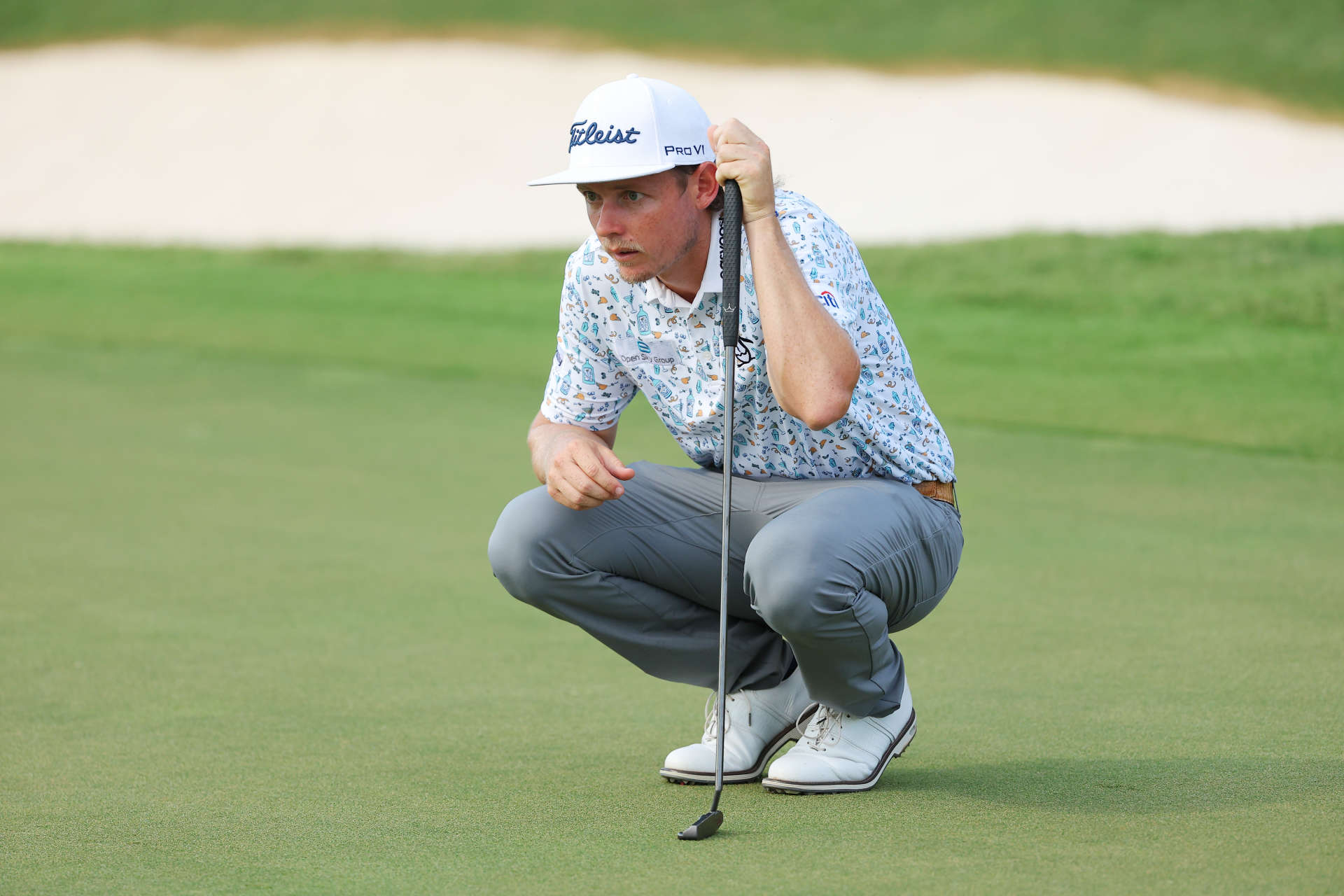 ATLANTA, GEORGIA - AUGUST 26: Cameron Smith of Australia lines up a putt on the 18th green during the second round of the TOUR Championship at East Lake Golf Club on August 26, 2022 in Atlanta, Georgia. (Photo by Kevin C. Cox/Getty Images)