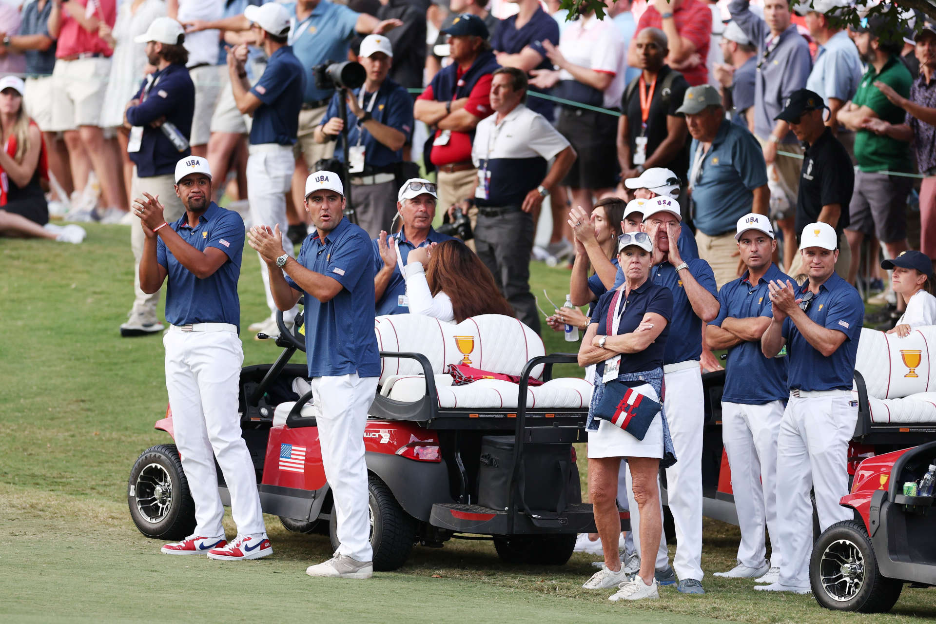  Tony Finau, Scottie Scheffler feuern Billy Horschel an
