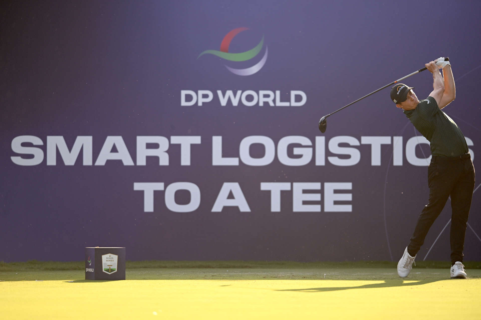 DUBAI, UNITED ARAB EMIRATES - NOVEMBER 18: Matthew Fitzpatrick of England plays his tee shot on the 15th hole during Day Two of the DP World Tour Championship on the Earth Course at Jumeirah Golf Estates on November 18, 2022 in Dubai, United Arab Emirates. (Photo by Ross Kinnaird/Getty Images)