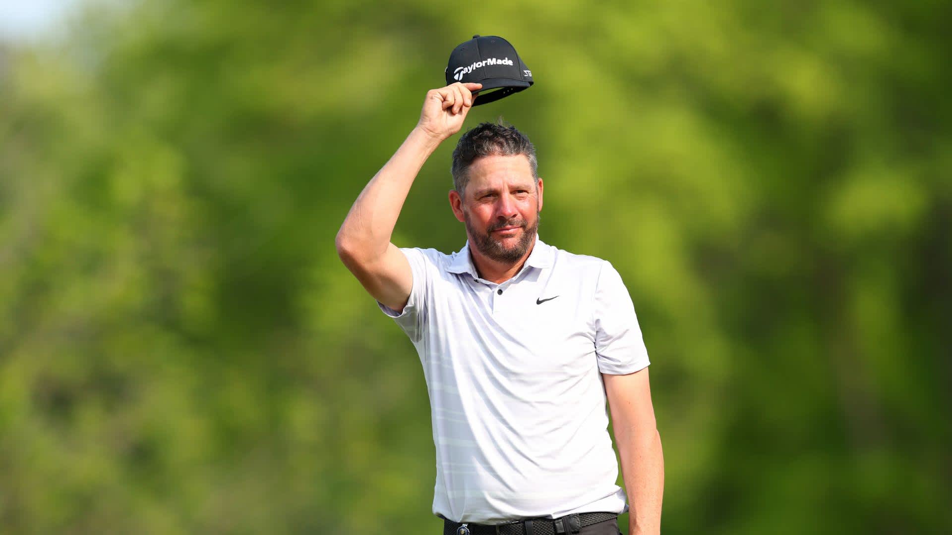Outsider and star of the week at the same time: Club pro Michael Block plays the tournament of his life and crowns his final round with a hole-in-one on the par-3 15th.