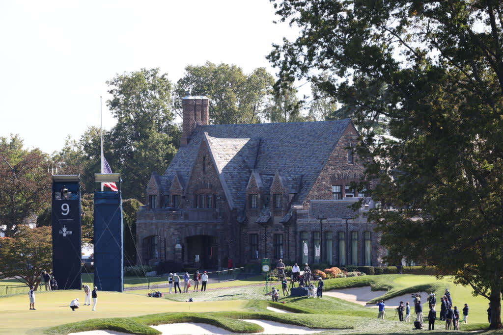 US Open 2028 in Winged FootBryson DeChambeau sicherte sich bei der US Open 2020 seinen bis dahin größten Erfolg. Das Turnier in dem Jahr musste aufgrund der Corona-Pandemie in den Spätsommer verschoben werden.