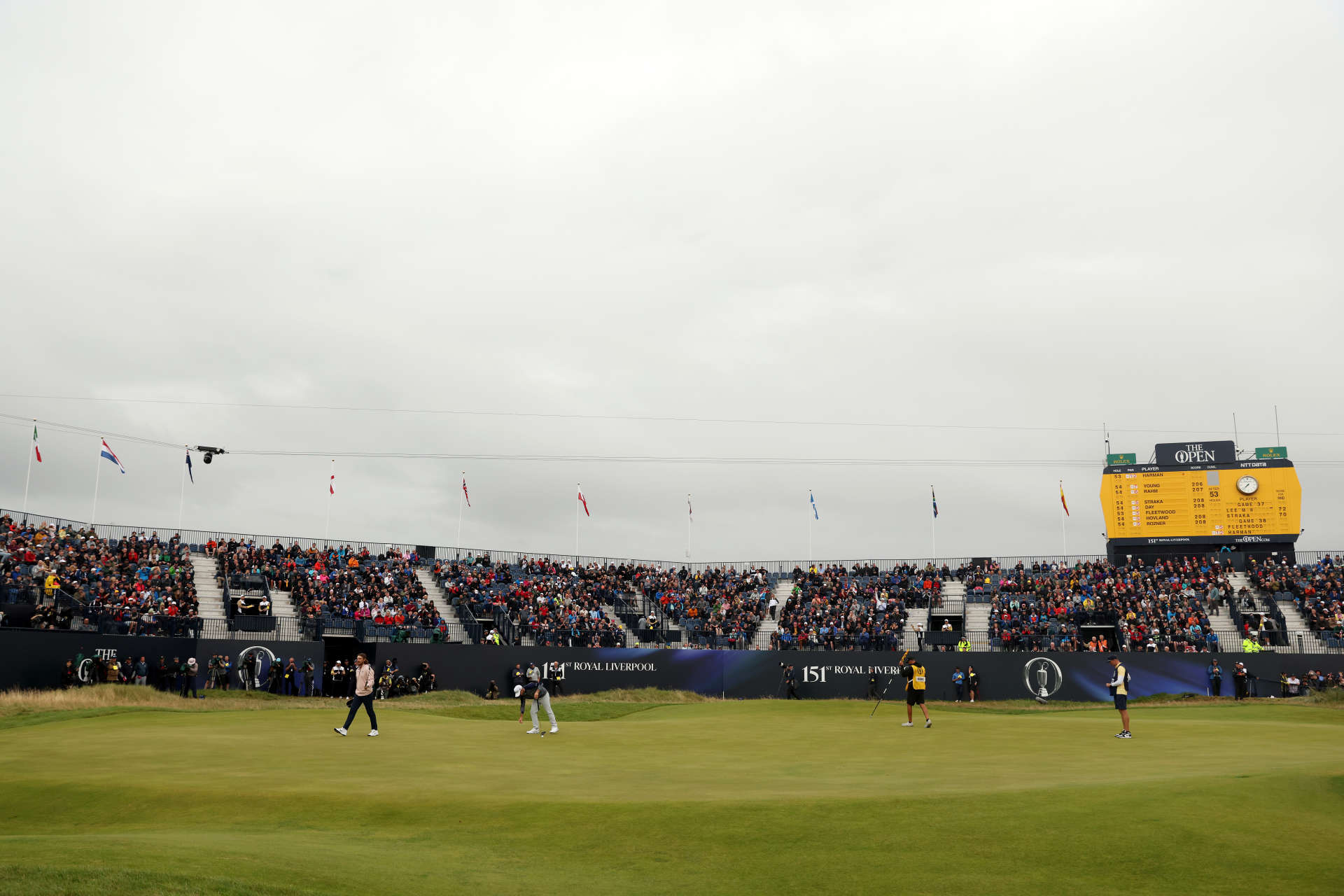 A partly rainy moving day leaves a clear favourite for the Claret Jug. But behind them waits a brilliant group of chasers, including Sepp Straka.