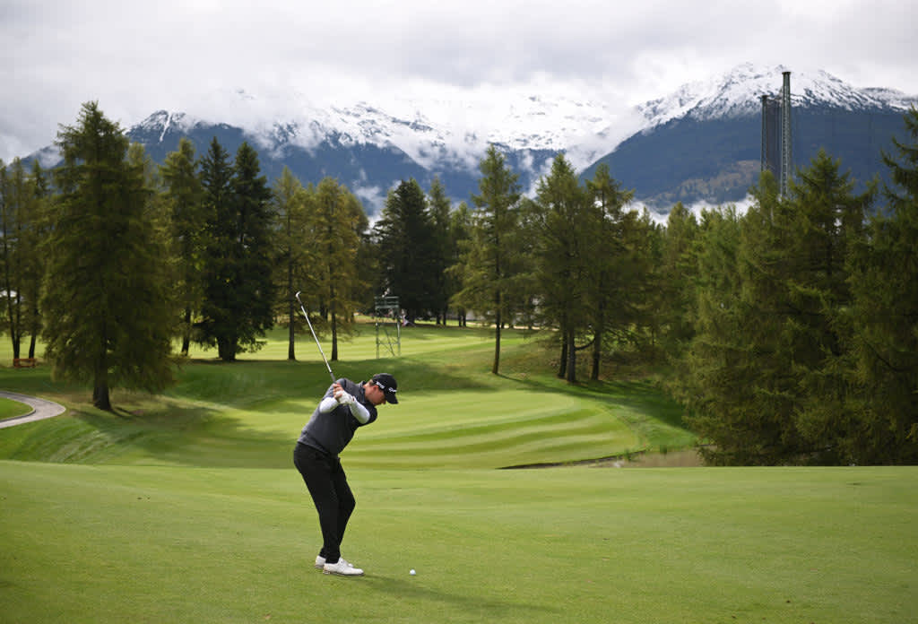 Oliver Hundebøll spielt sich in Vorbereitung auf das Turnier in Crans Montana ein.