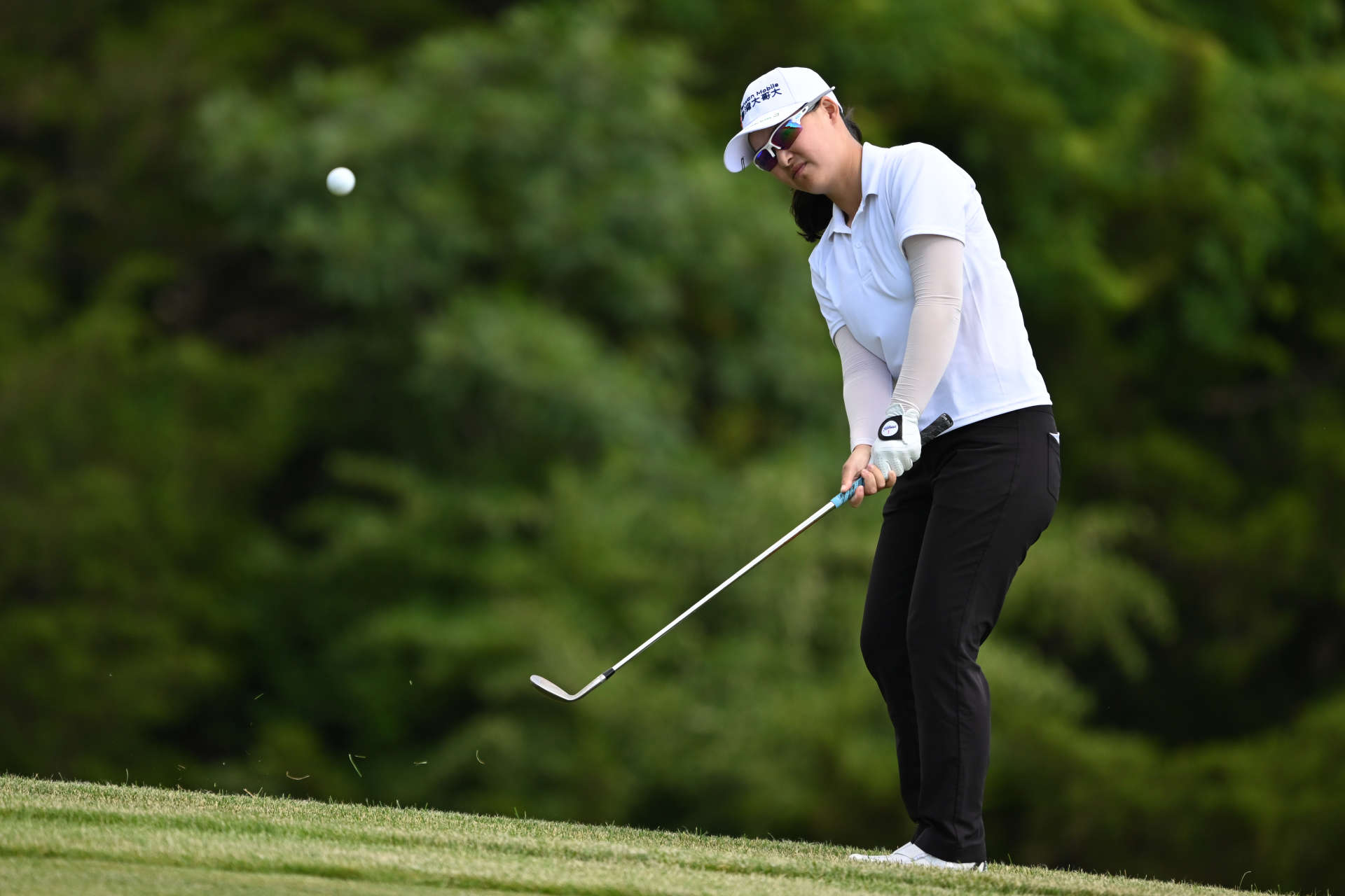 GALLOWAY, NEW JERSEY - JUNE 07: Min Lee of Taiwan chips onto the 15th green during the first round of the ShopRite LPGA Classic Presented by Acer at Seaview Bay Course on June 07, 2024 in Galloway, New Jersey. (Photo by Drew Hallowell/Getty Images)