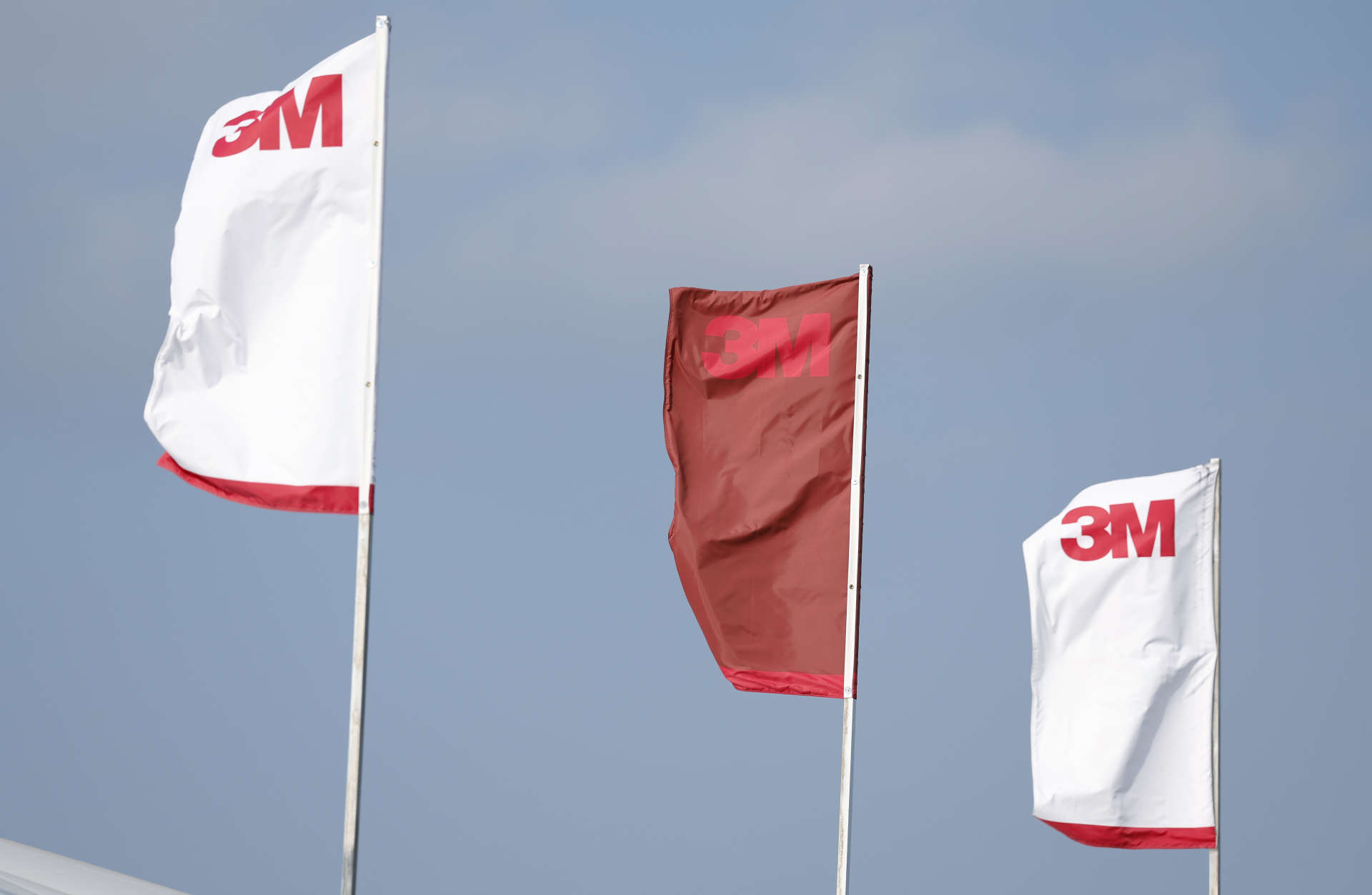 BLAINE, MINNESOTA - JULY 26: A general view of 3M branded flags over the 18th green during the second round of the 3M Open at TPC Twin Cities on July 26, 2024 in Blaine, Minnesota. (Photo by David Berding/Getty Images)