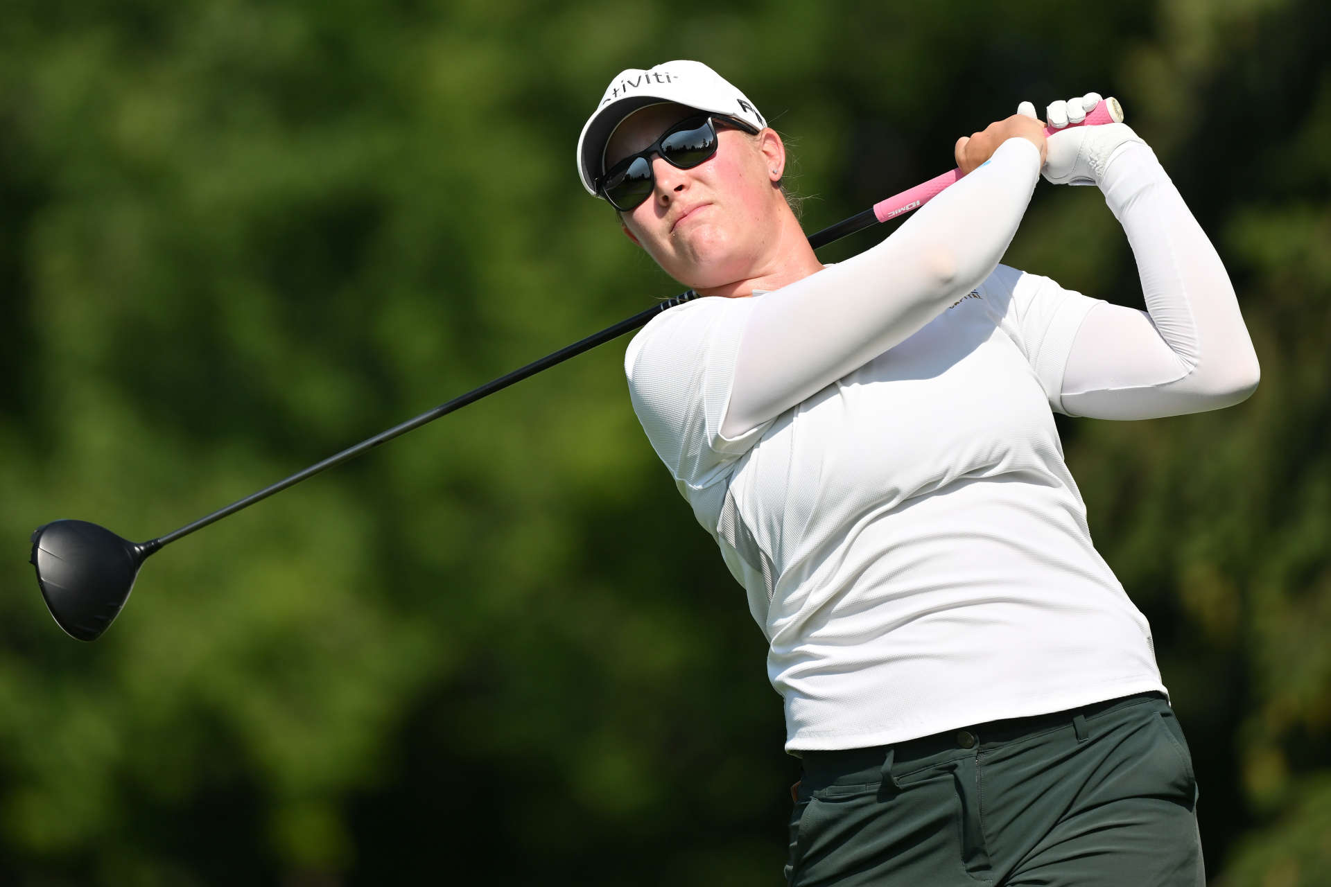 PORTLAND, OREGON - AUGUST 01: Jennifer Kupcho of the United States plays her shot from the 14th tee during the first round of the Portland Classic at Columbia Edgewater Country Club on August 01, 2024 in Portland, Oregon. (Photo by Alika Jenner/Getty Images)