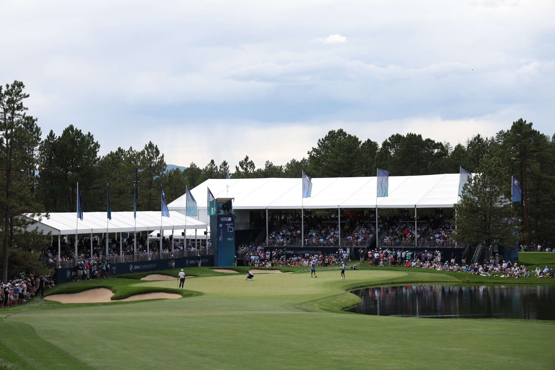 CASTLE ROCK, COLORADO - AUGUST 24: Ludvig Aberg of Sweden lines up a putt on the 15th green during the third round of the BMW Championship at Castle Pines Golf Club on August 24, 2024 in Castle Rock, Colorado. (Photo by Harry How/Getty Images)