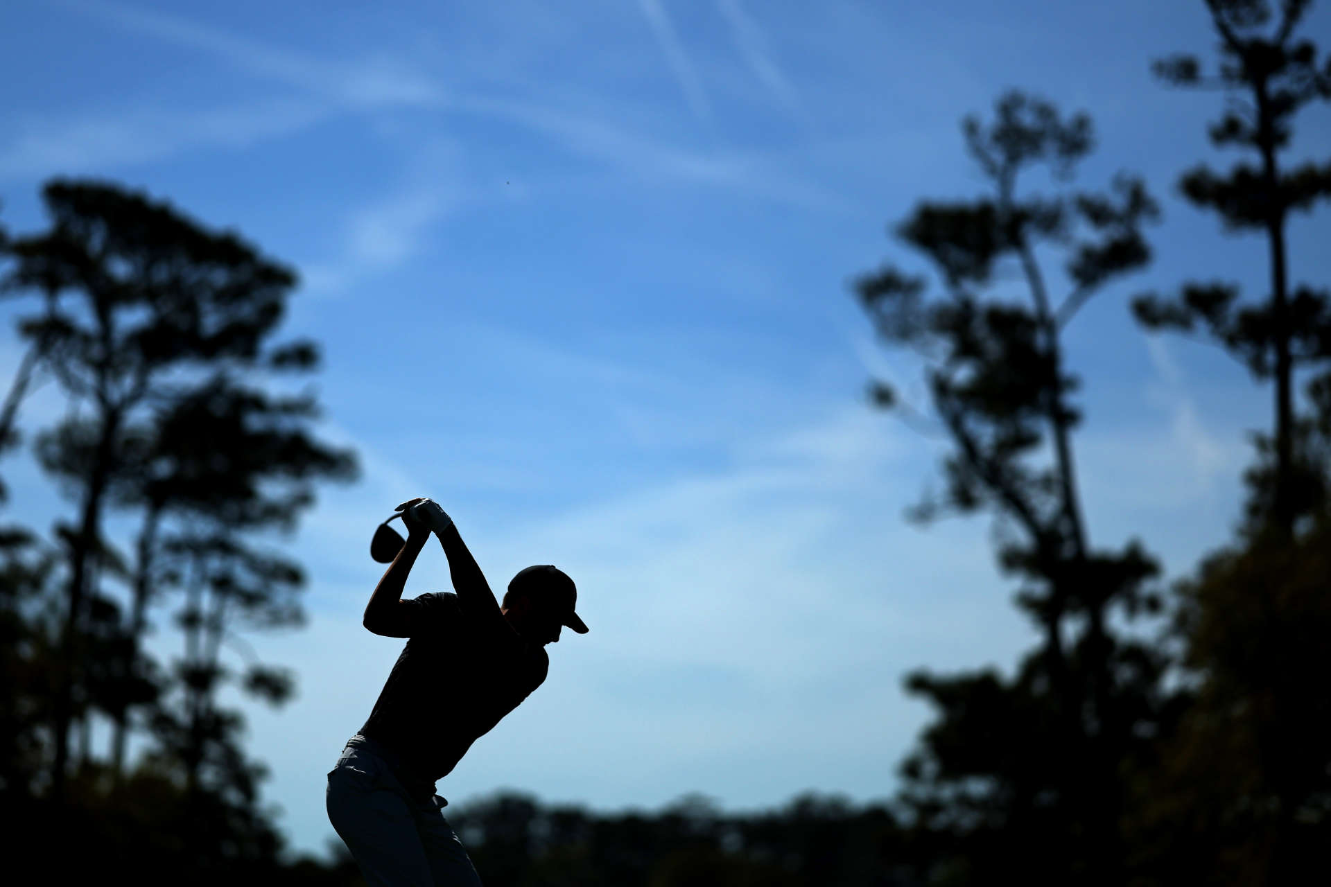 PONTE VEDRA BEACH, FLORIDA - MARCH 14: Jordan Spieth of the United States plays his shot from the fourth tee during the first round of THE PLAYERS Championship on the Stadium Course at TPC Sawgrass on March 14, 2024 in Ponte Vedra Beach, Florida. (Photo by Kevin C. Cox/Getty Images)