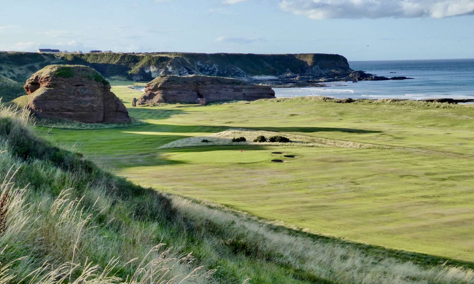 Cullen Links Golf ClubSo wuchtig wie das schottische Nationalgericht: Das Geläuf am Rand der Stadt Cullen, die der nahrhaften Fisch-Karoffel-Suppe den Namen gab. (Greenfee: 50 brit. Pfund/cullenlinksgolf.co.uk/)