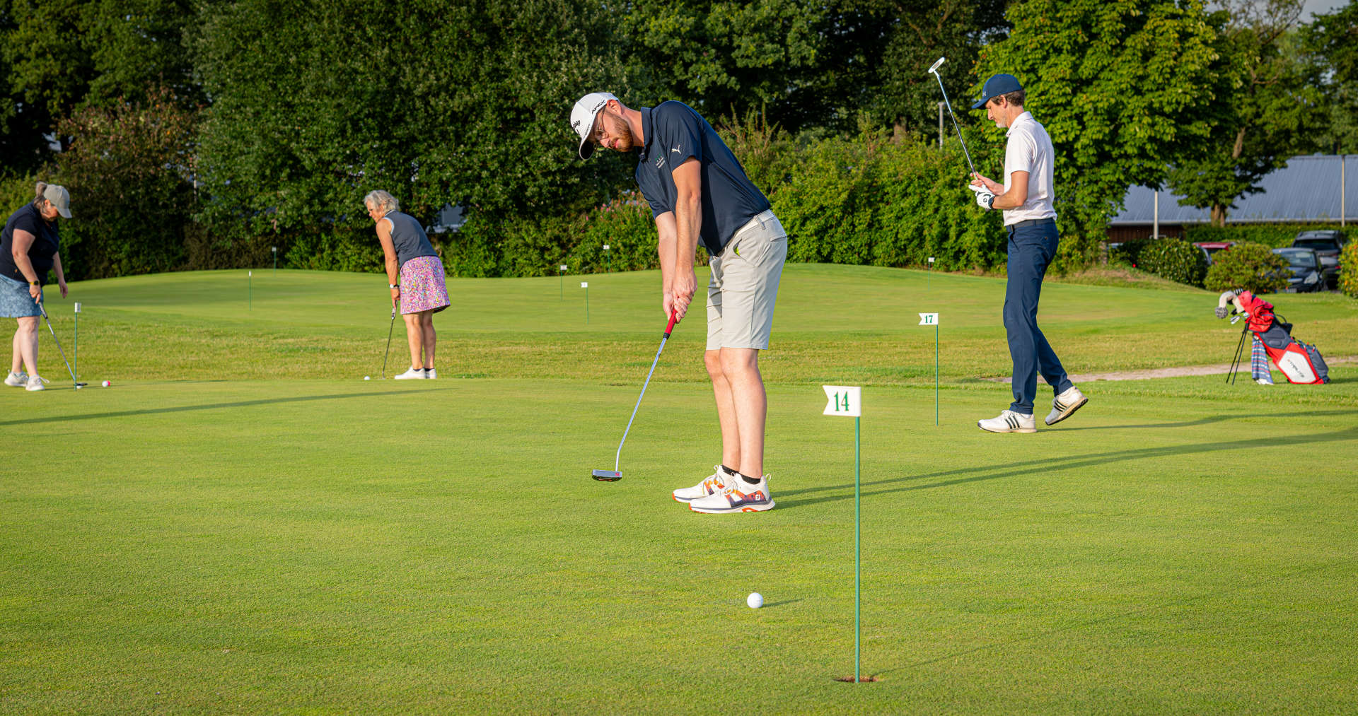 Trainingsanlagen beim Golf Gut Glinde: Driving Range, Pitching & Putting Greens – perfektes Training für alle Golfer