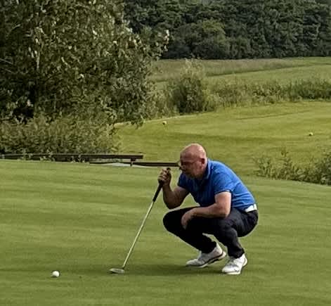 Mein Golf-Team: Wie ich mit einem professionellen Netzwerk mein Spiel transformiere