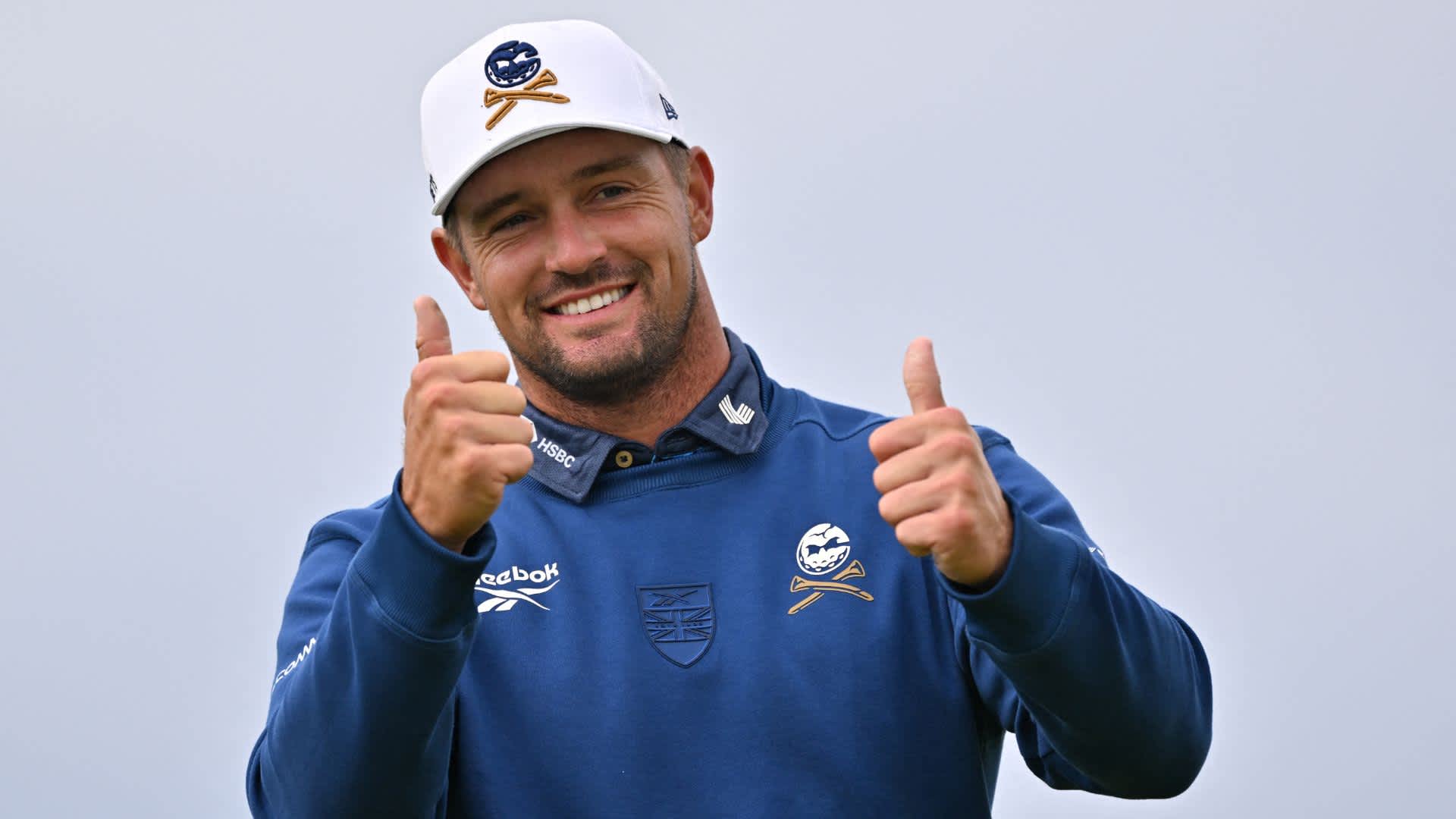 Daumen hoch von Bryson DeChambeau.