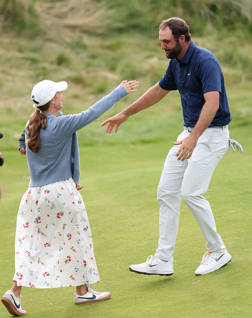 Die schönsten Jubelbilder nach Scottie Schefflers Sieg bei der British Open 2025