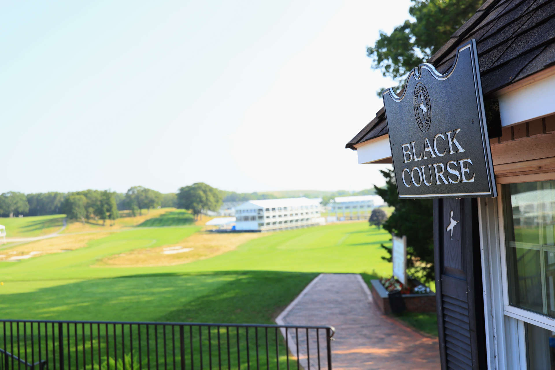  PGA Championship 2033 auf dem Bethpage State ParkDer ikonische Black Course des Bethpage State Park auf Long Island, New York gilt aus eines der herausforderndsten, öffentlichen Golfplätze der Welt. Bereits 2019 fand hier die PGA Championship statt. Im Jahr 2025 durchbrach hier das Team Europa den "Auswärtsfluch des Ryder Cups".(Foto: Getty)