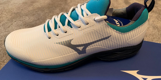 mizuno waterproof shoes