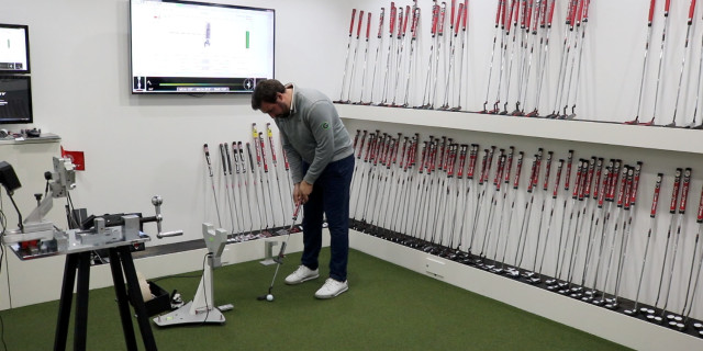 What does an Odyssey Putter fitting look like?