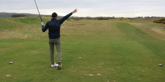 Do golfers stick to the rules when searching for a lost ball?
