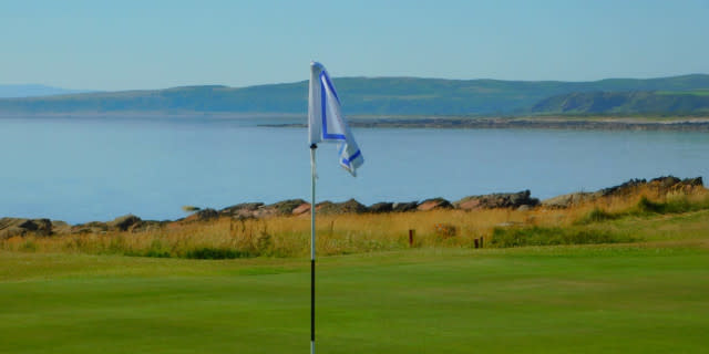 30 Amazing Golf Courses You Can Play For £30