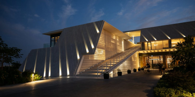 Spectacular New Golf Clubhouse Already Wins Awards