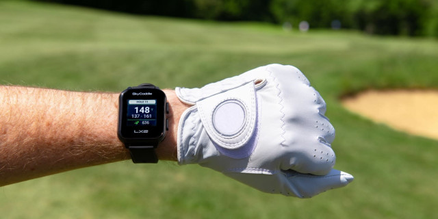 SkyCaddie LX2 GPS Smart Watch is The Gadget You Need This Summer