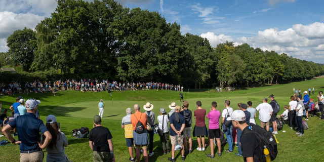 Golf Crowds