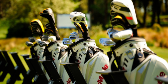 Should You Travel Abroad With Your Golf Clubs or Not
