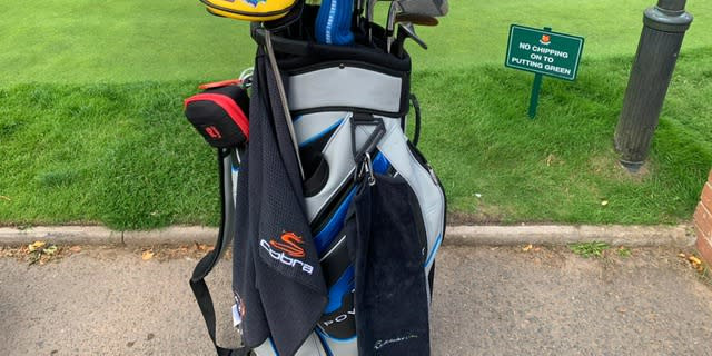 Where Does Towel Go on Golf Bag  