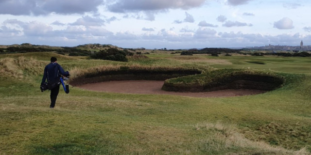 Should golfers switch to carrying a pencil bag in winter?
