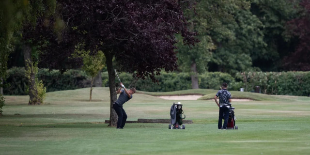 You should leave your golf club if this happens
