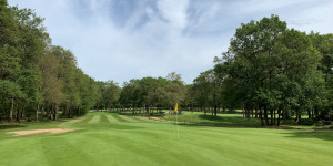https://res.cloudinary.com/golfshake/image/upload/t_cms300/course/2017/t5yd9vo5umtkfkjxjgj4.jpg