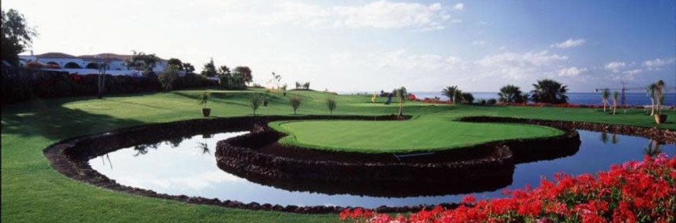 Island Green on 9th Hole Island Green on 9th Hole