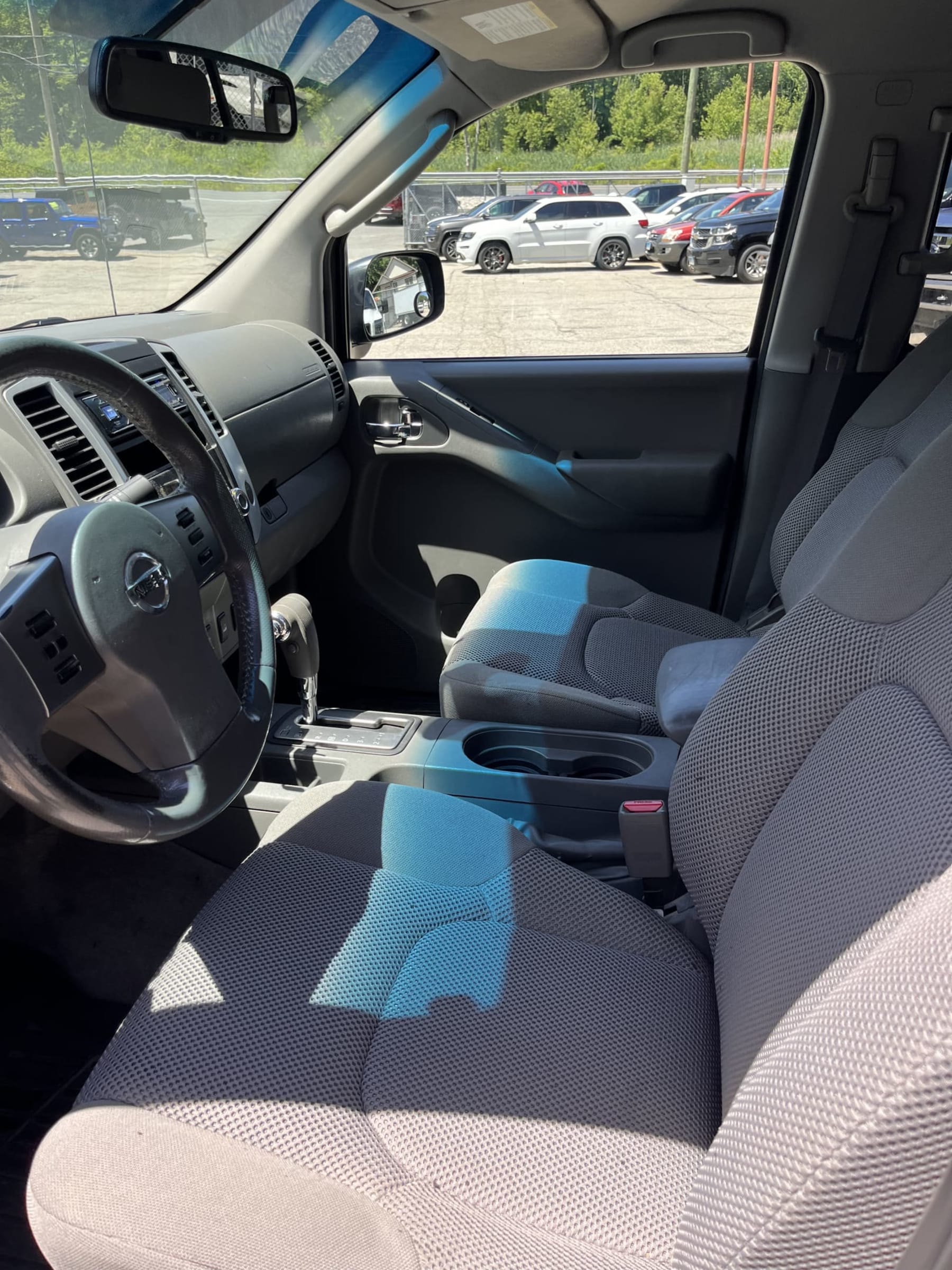 NEW ARRIVAL!! One owner! Clean carfax! Rust and rot free!! 4x4!! 2011 Nissan Frontier SV!! 4.0 V6! Hard Tonneau cover! Bed extender! Dealer serviced!! 158k miles!! Runs and drives like new!! Won’t last at ONLY $11,900!