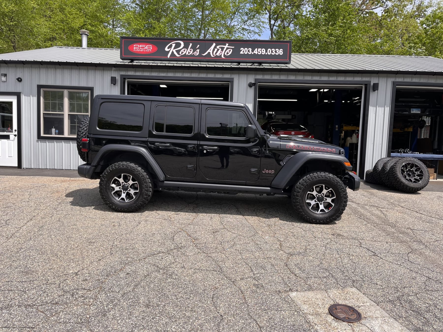 New Arrival!! 2020 Jeep Wrangler Unlimited Rubicon!! Only 26,800 miles! Loaded with heated seats and steering wheel, navigation, remote start, custom stitched leather seats from the factory, freedom hardtop, backup camera and much much more! Don’t miss this one! $47,900!