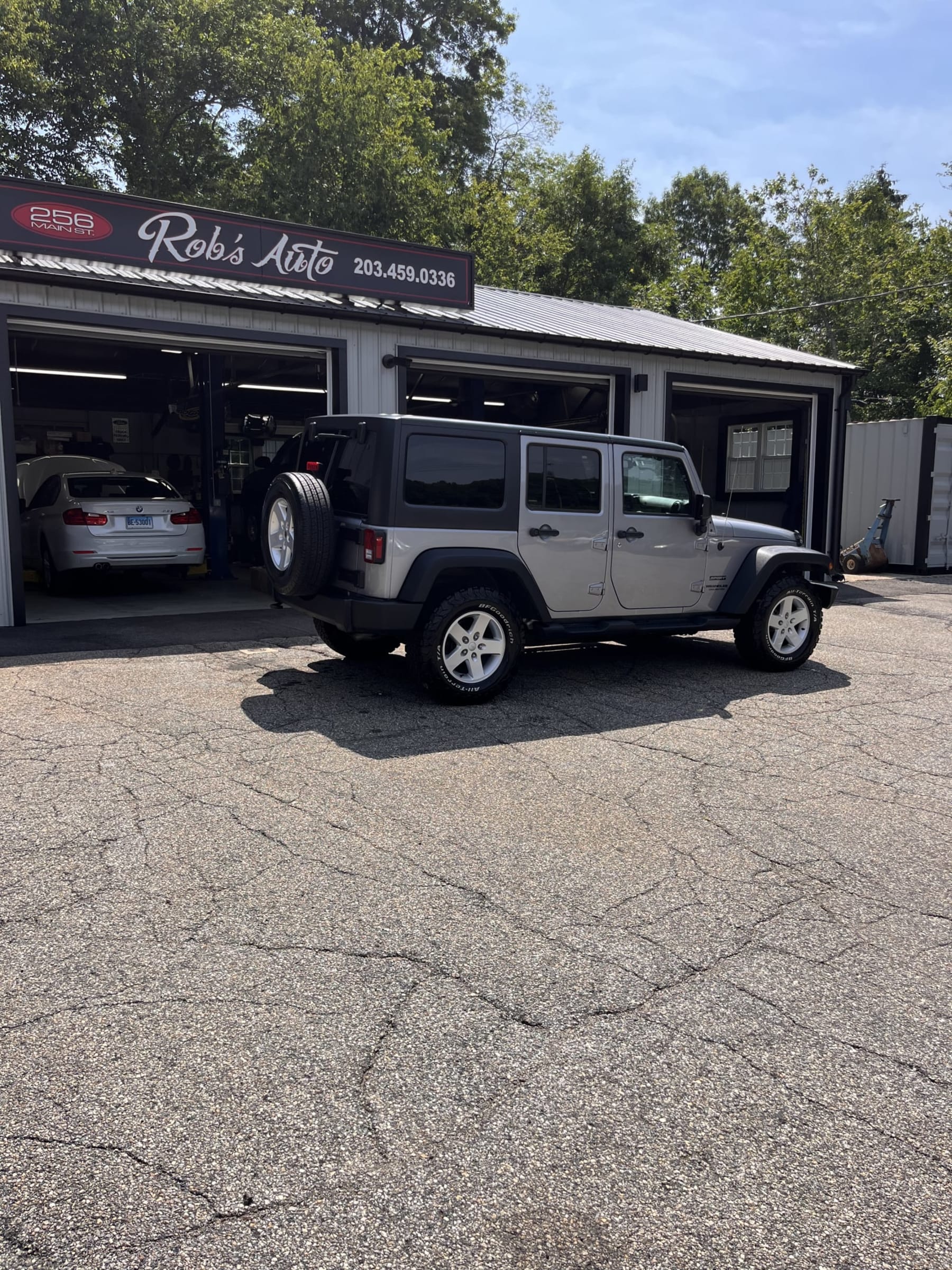 NEW ARRIVAL!! 2017 Jeep Unlimited Sport S!! One owner car!! ONLY 52k miles!! Freedom hardtop, remote start, heated seats, Bluetooth and much more!! Won’t last at $23,900!!